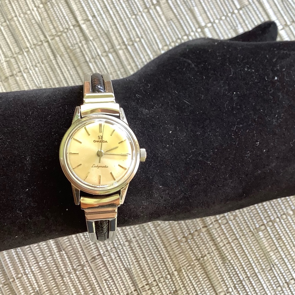 Ladies SWISS made OMEGA LADYMATIC watch💖💖💖 - Picture 6 of 14
